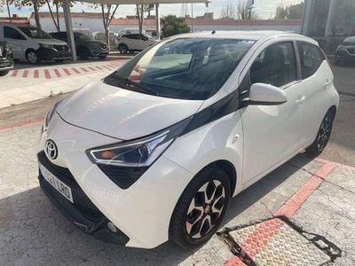 Usado Toyota Aygo X-play 72 CV (52 kW) 2021 Blanco Utilitario