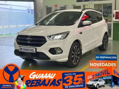 Usado Ford Kuga ST-Line 150 CV (110 kW) 2019 Blanco SUV