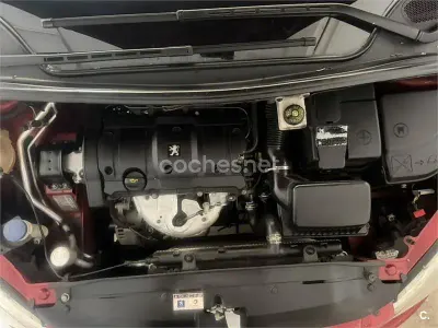 Usado Peugeot 307 110 CV (80 kW) 2005 Granate Berlina