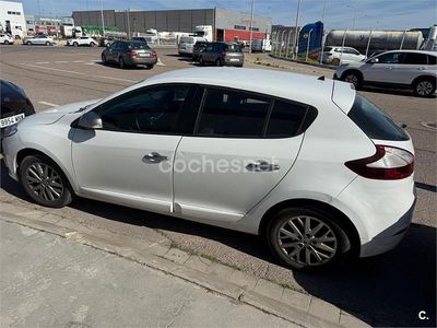 Usado Renault Mégane Life 115 CV (84 kW) 2014 Blanco Berlina