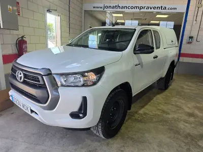 Usado Toyota HiLux 150 CV (110 kW) 2023 Blanco Pickup/Camioneta