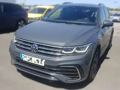Usado VW Tiguan R-line 150 CV (110 kW) 2022 Gris SUV