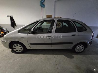 Usado Citroën Xsara Picasso 90 CV (66 kW) 2001 Gris / plata Monovolumen