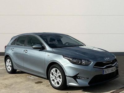 Gris Usado 2023 Kia Ceed Utilitario | 17.900 € (Precio justo)