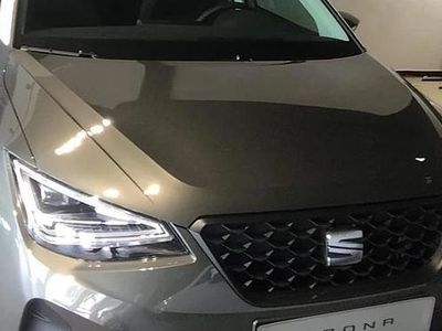 Usado Seat Arona Style 110 CV (80 kW) 2023 Cliff grey SUV