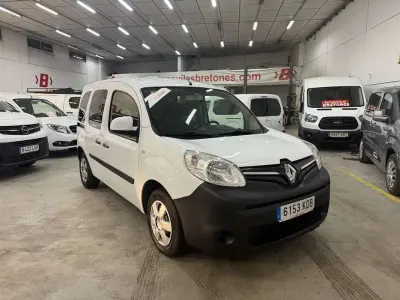Usado Renault Kangoo Expression 90 CV (66 kW) 2017 Blanco Monovolumen