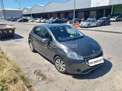 Usado Peugeot 208 Active 95 CV (69 kW) 2012 Gris / plata Utilitario