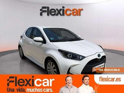 Blanco Usado 2024 Toyota Yaris Hybrid Active Utilitario | 16.690 € (Buen precio)