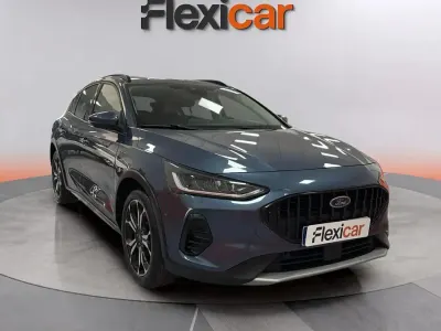 Używany Ford Focus Active 155 KM (114 kW) 2022 Niebieski Sedan/Limuzyna