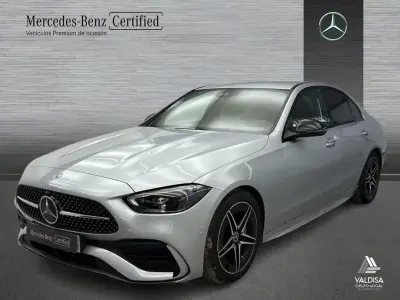 Usado Mercedes C200 AMG line 204 CV (150 kW) 2022 Plata hightech Berlina