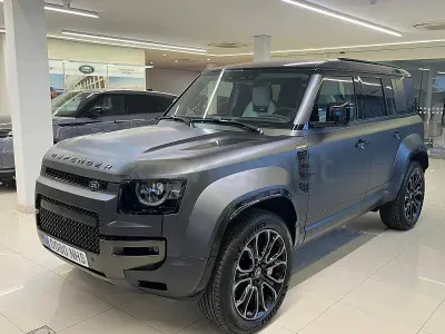 Nuevo Land Rover Defender 635 CV (467 kW) 2025 Gris / plata SUV