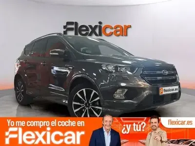 Usado Ford Kuga ST-Line 150 CV (110 kW) 2018 Gris SUV