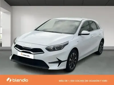 Nieuw Kia Ceed 100 PK (73 kW) 2026 Wit Hatchback