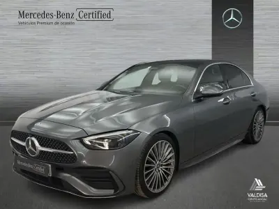 Usado Mercedes C220 AMG line 200 CV (147 kW) 2022 Gris selenita Berlina