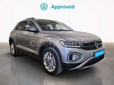 Usado VW T-Roc Life 150 CV (110 kW) 2024 Gris / plata SUV