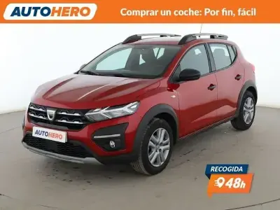 Usado Dacia Sandero Essentiel 91 CV (66 kW) 2022 Rojo SUV