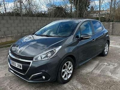 Usado Peugeot 208 Access 82 CV (60 kW) 2015 Gris Utilitario