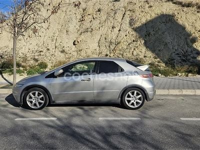 Usado Honda Civic Comfort 140 CV (102 kW) 2008 Beige Berlina