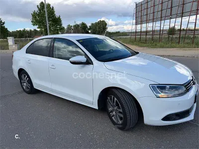 Usado VW Jetta Sport 105 CV (77 kW) 2014 Blanco Berlina