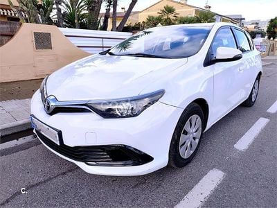 Usado Toyota Auris Business Edition 90 CV (66 kW) 2016 Blanco Berlina