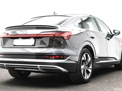 Usado Audi e-tron Sportback S-Line 300 kW (408 CV) 2022 Eléctrico SUV