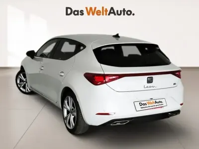 Usado Seat Leon FR 130 CV (95 kW) 2023 Blanco Berlina