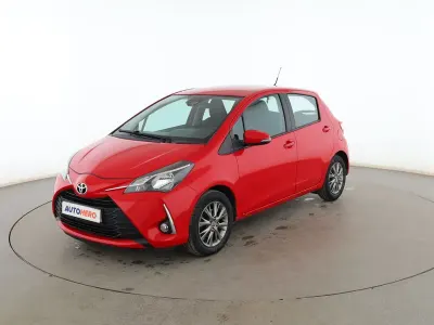 Usado Toyota Yaris Business Edition 69 CV (50 kW) 2018 Rojo Berlina