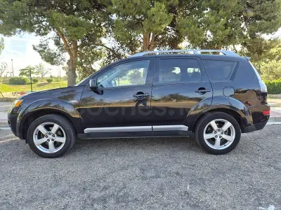 Usado Mitsubishi Outlander Intense 140 CV (102 kW) 2007 Negro SUV