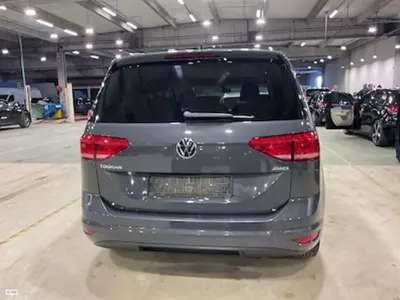 Usado VW Touran 122 CV (89 kW) 2021 Gris Monovolumen