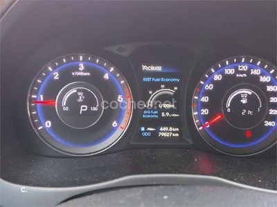 Usado Hyundai i40 Style 136 CV (100 kW) 2015 Blanco Familiar