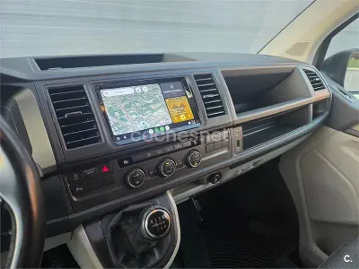 Usado VW Caravelle Trendline 150 CV (110 kW) 2017 Gris / plata Van