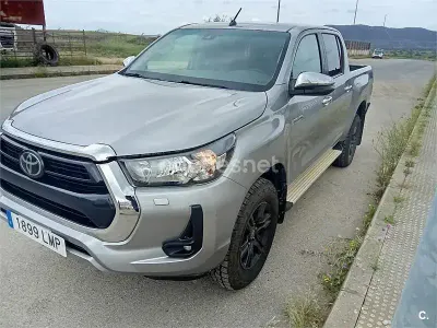 Usado Toyota HiLux 204 HP (150 kW) 2021 Cinzento Pickup