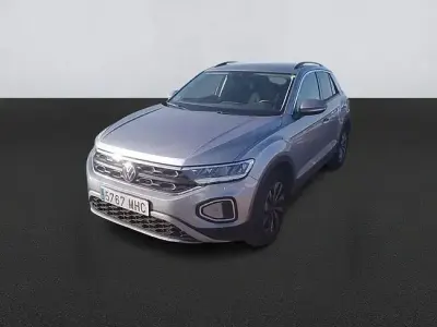 Usado VW T-Roc Life 116 CV (85 kW) 2023 Plateado SUV