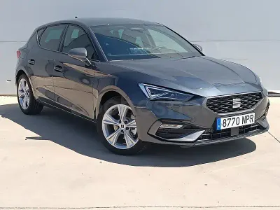 Nuevo Seat Leon FR 150 CV (110 kW) 2026 Gris / plata Berlina
