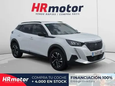 Usado Peugeot 2008 Active 110 CV (80 kW) 2022 Blanco SUV