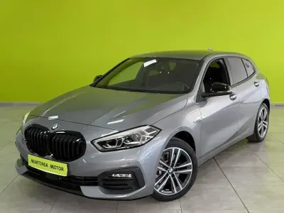Usado BMW 118 Sport Line 150 CV (110 kW) 2022 Gris Utilitario