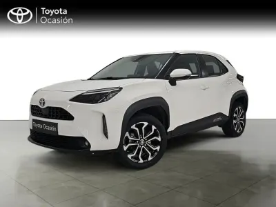 Begagnad Toyota Yaris Active 116 HK (85 kW) 2022 Vit Halvkombi