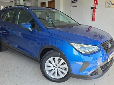 Usado Seat Arona Style 110 CV (80 kW) 2022 Azul SUV