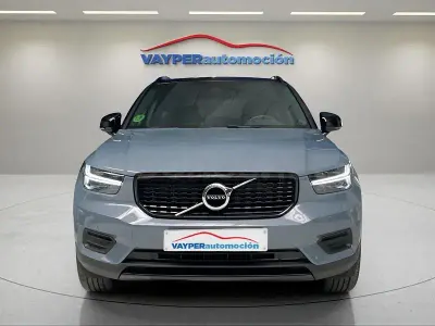 Usado Volvo XC40 R-Design 211 CV (155 kW) 2021 Gris / plata SUV