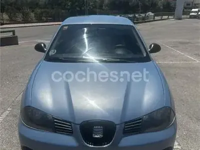 Usado Seat Ibiza 100 CV (73 kW) 2006 Azul Utilitario