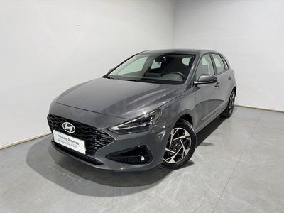 Usado Hyundai i30 96 CV (70 kW) 2024 Gris / plata Berlina