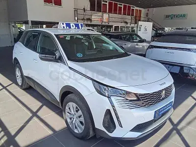 Usado Peugeot 3008 Active 130 CV (95 kW) 2022 Blanco SUV