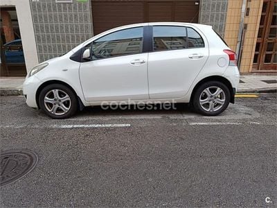 Blanco Usado 2010 Toyota Yaris Berlina | 5700 € (Precio justo)