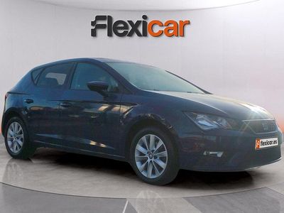 Usado Seat Leon Style 110 CV (80 kW) 2018 Azul Berlina