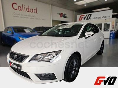 Usado Seat Leon Style 130 CV (95 kW) 2018 Blanco Familiar