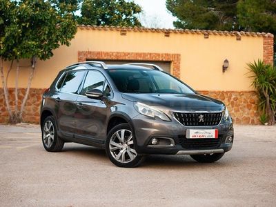 Usado Peugeot 2008 Allure 110 CV (80 kW) 2017 Marrón SUV