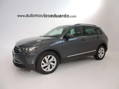 Usado VW Tiguan Life 150 CV (110 kW) 2023 Gris SUV