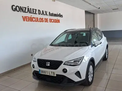 Usado Seat Arona Style Plus 110 CV (80 kW) 2021 Blanco SUV