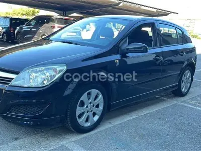 Usado Opel Astra Sport 110 CV (80 kW) 2010 Negro Berlina