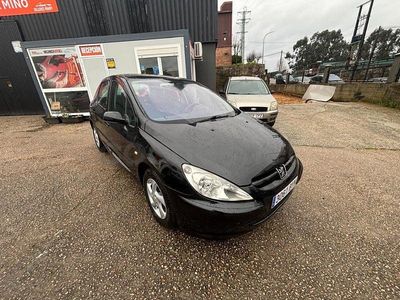 Usado Peugeot 307 90 CV (66 kW) 2002 Negro Berlina